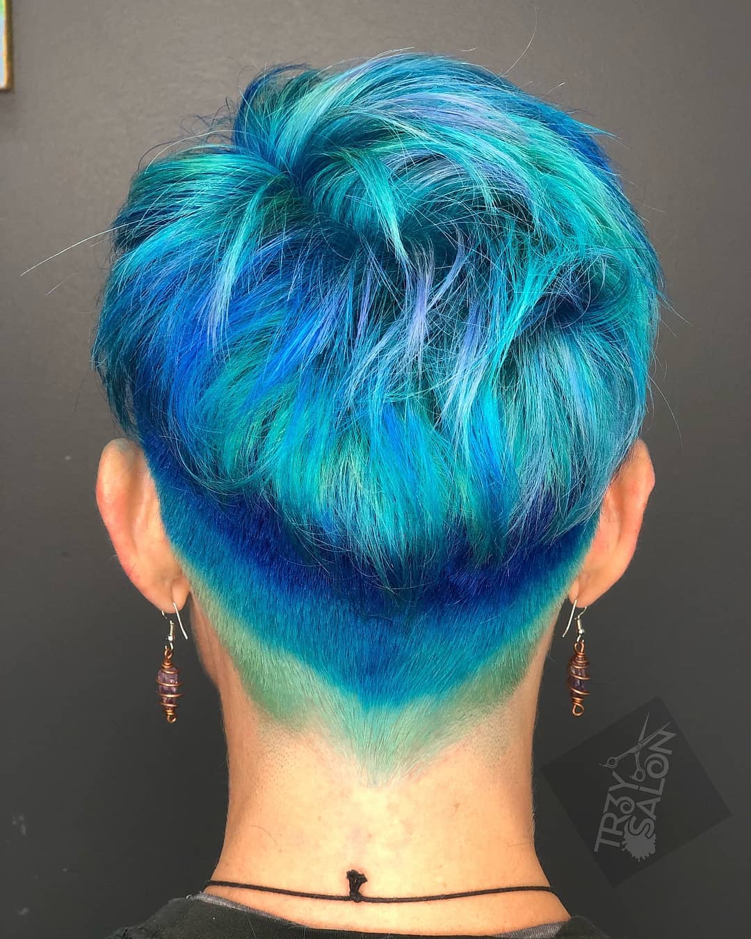 Iroiro 340 UV Reactive Blue Neon Vegan Cruelty-Free Semi-Permanent Hair Color - Image 4