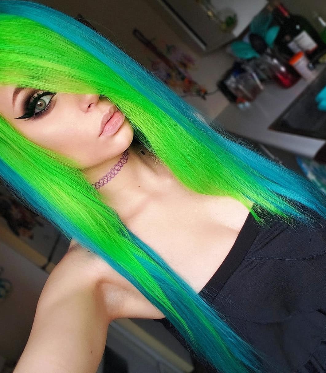Iroiro 340 UV Reactive Blue Neon Vegan Cruelty-Free Semi-Permanent Hair Color - Image 6